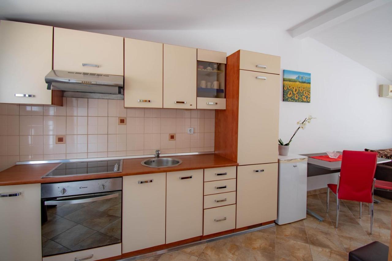 Apartments Betty Borik Rovinj Buitenkant foto